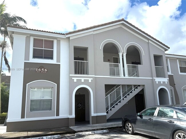 Building Photo - 1656 SE 29th Ct Unit 207