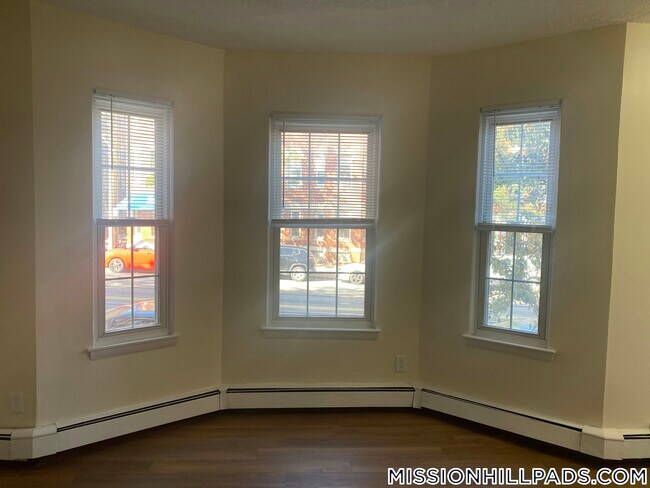 Photo - 62 S Huntington Ave Unit 4