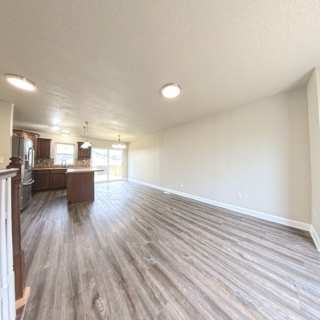 Photo - Charming 3 bedroom 2 bathroom home