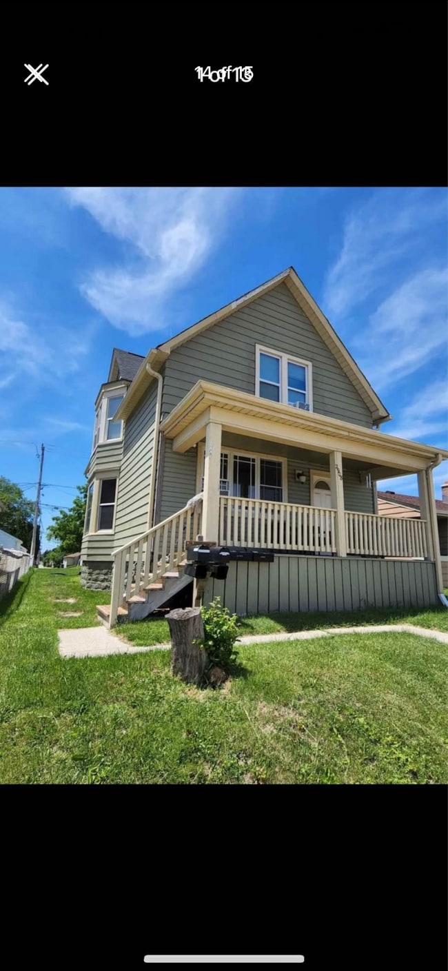 Building Photo - 2908 S Chicago Ave