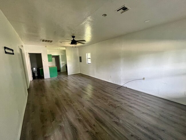 Photo - 908 SW G Ave