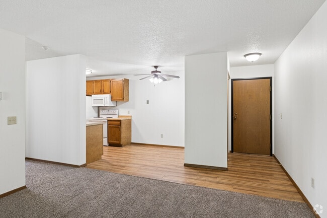 A 2BR, 1BA - 913SF - Livingroom