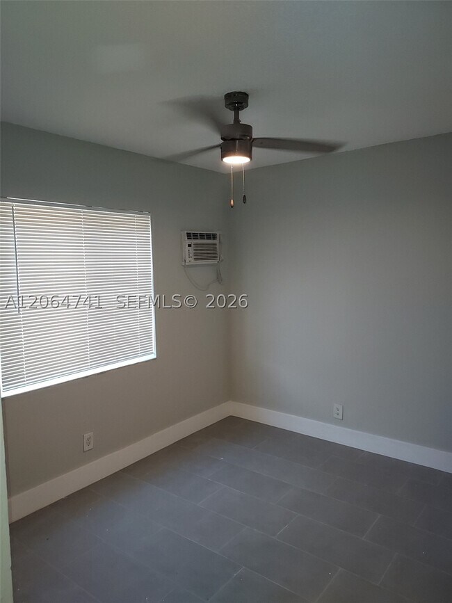 Photo - 808 SW 14th St Unit 4