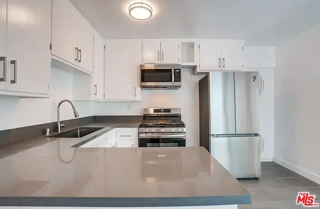 Photo - 869 Glenway Dr Unit #3