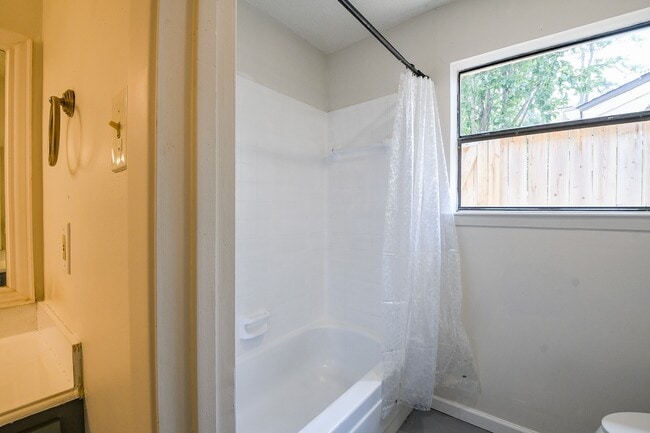 Building Photo - 19522 Dianeshire Dr