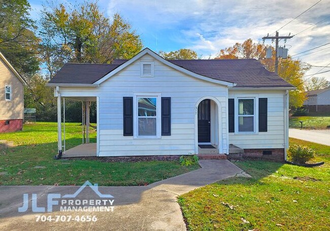 Cute 2 Bed/1 Bath Ranch in Kannapolis! - Cute 2 Bed/1 Bath Ranch in Kannapolis! House