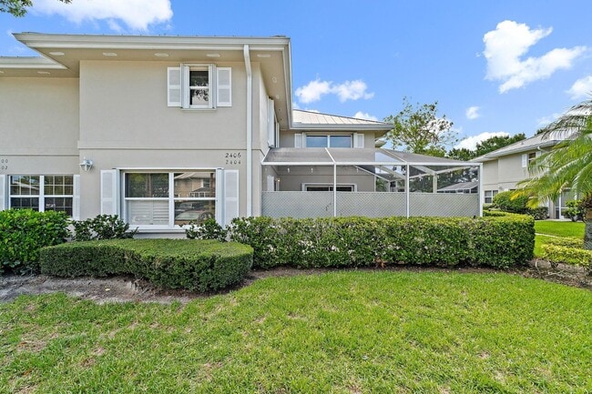Photo - 2406 SW Danbury Ln Townhome