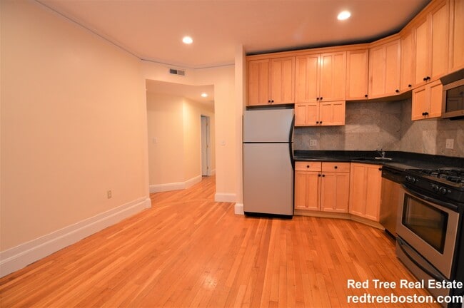 Building Photo - 195 Winthrop Rd Rental