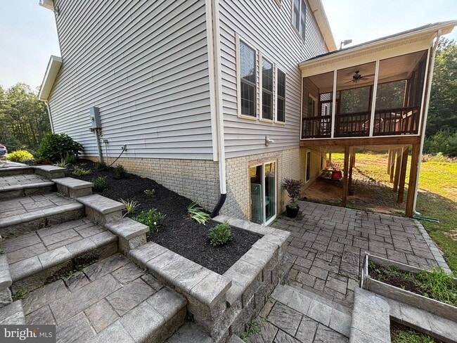 Photo - 16209 Round Hill Rd