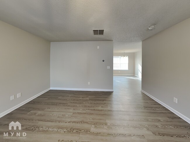 Photo - 6132 Hickory Ln Dr