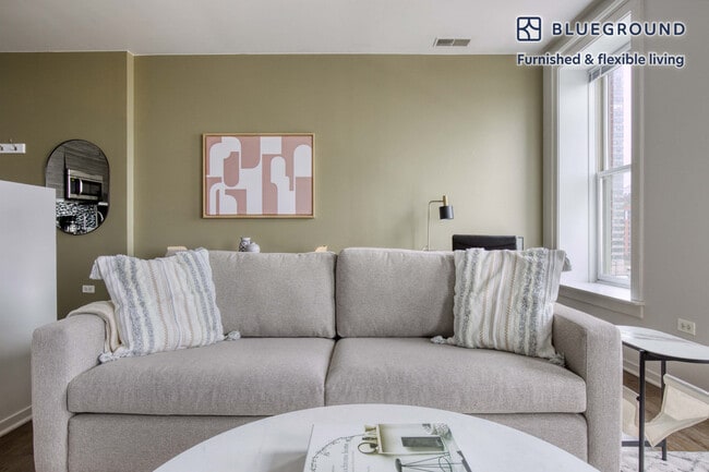 Photo - 30 E Roosevelt Rd Unidad FL6-ID806