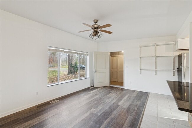 Building Photo - 671 W Clark Rd Unit 1