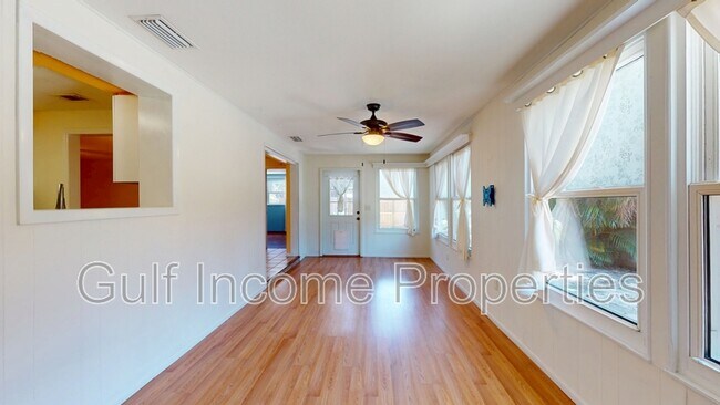 Photo - 5012 29th Ave W