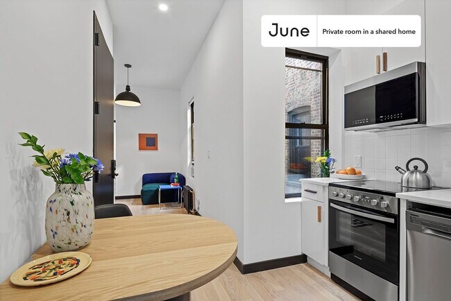 Room in Shared 3 bed/3 bath home in Ridgewood