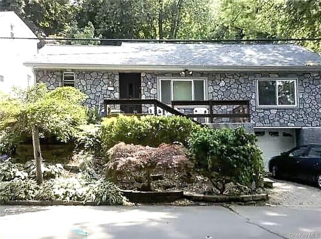 Building Photo - 31 Riverside Ave