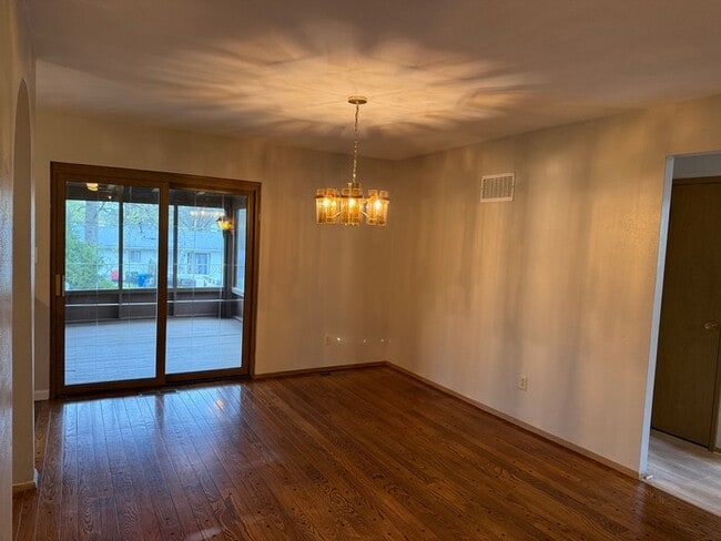 Photo - 3 Bedroom 3.5 Bathroom Home In Ballwin