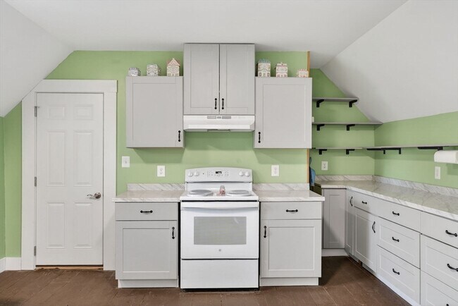 37 W Myrtle St Unit B