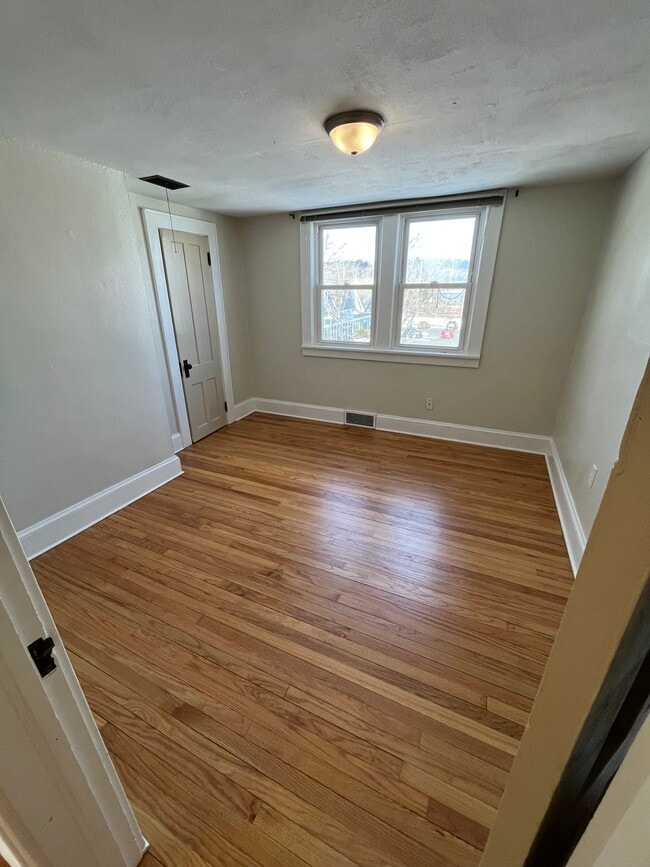 Photo - 536 Federal Rd