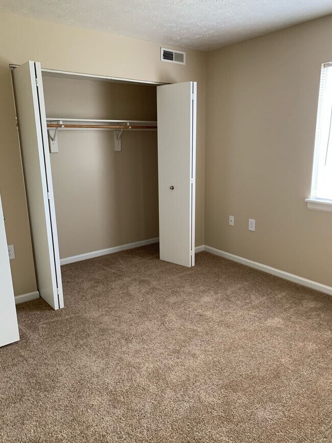 Walnut Manor Apartments