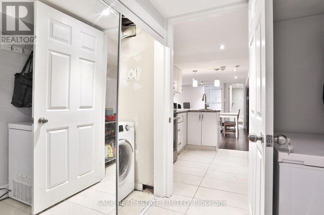 Photo - 207 Cedarvale Ave