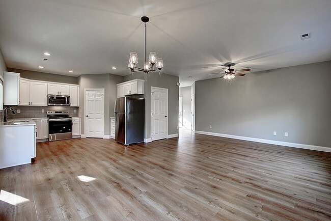 Photo - 2079 Haystack Cir