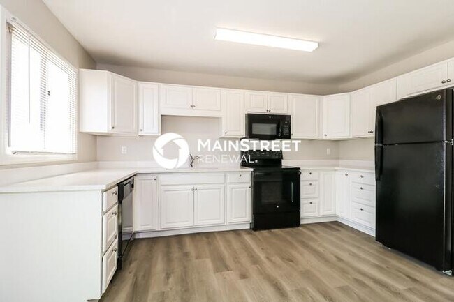 Photo - 4 Bedroom Pet-Friendly Home in PHOENIX, AZ...