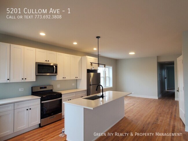 Remodeled 3 Bed 2 Bath with Tandem Parking... - Remodeled 3 Bed 2 Bath with Tandem Parking... Apartment Unit 1