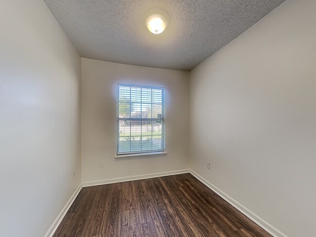 Photo - 624 Fallen Timbers Dr