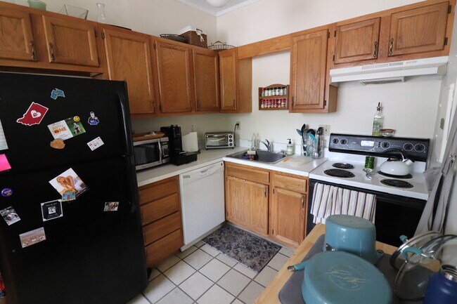 1090 Beacon St Unit 1D