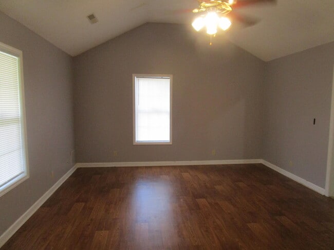 Photo - 1030 Nottingham Dr