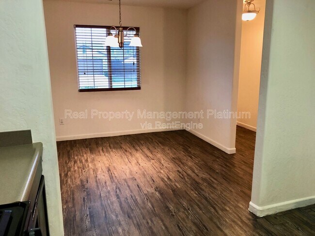Photo - 5886 E Fillmore Ave