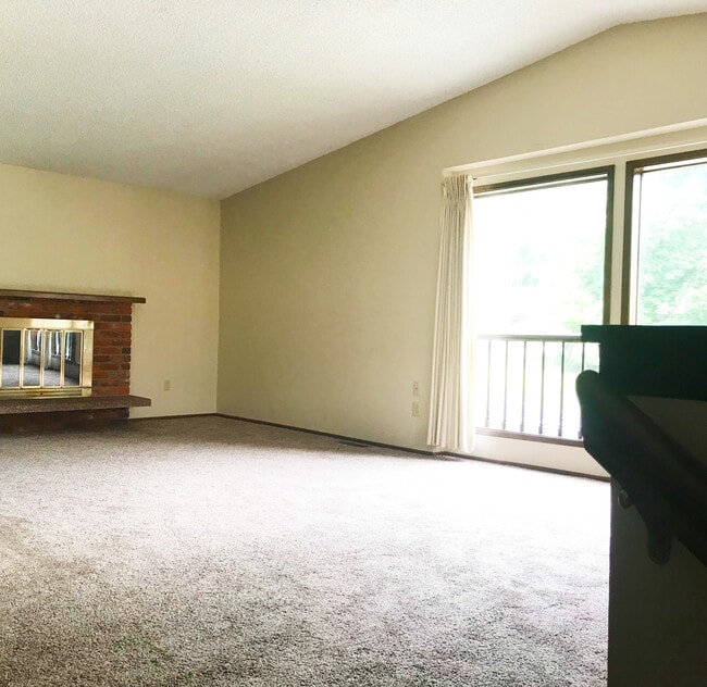 721 W Bowling Rd
