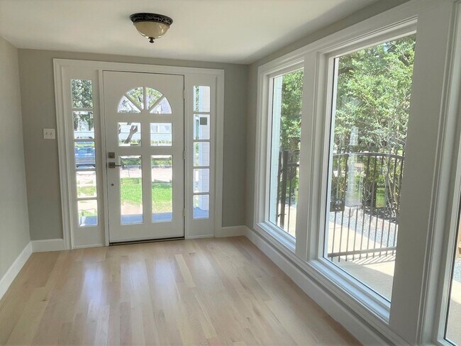 Photo - 3605 Plumb St