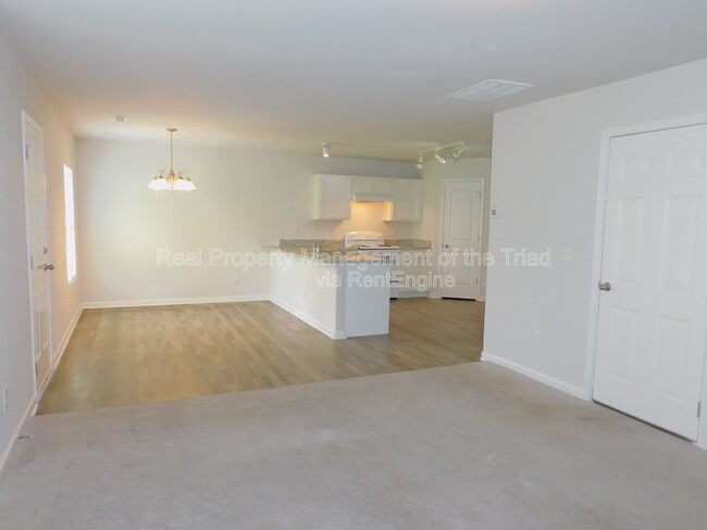 Photo - 3901 Vershire Ave