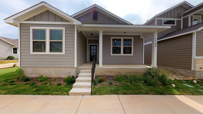 Building Photo - Pristine Leander home with access to community pool & park
