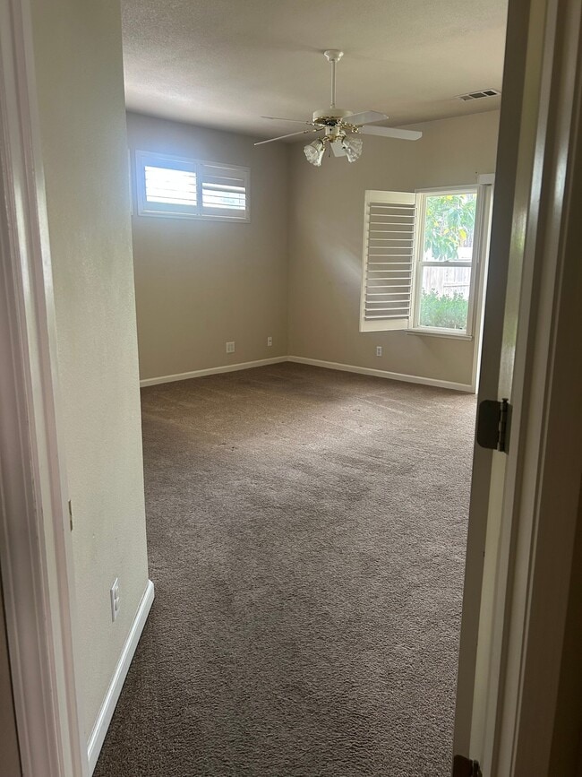 Photo - 3895 Oakview Ct