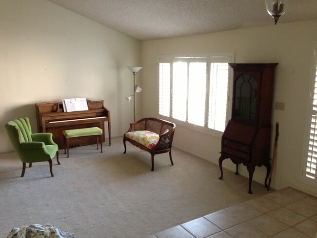 Plantation shutters on ground floor - 2448 Parkway Dr