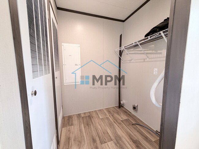 Photo - 136 Hillside Cir