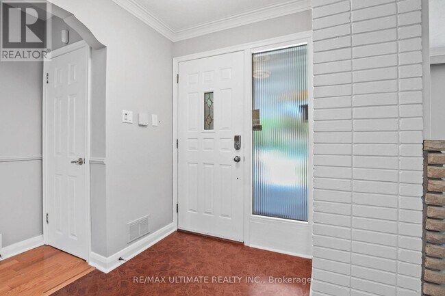 Photo - 121 Elvaston Dr