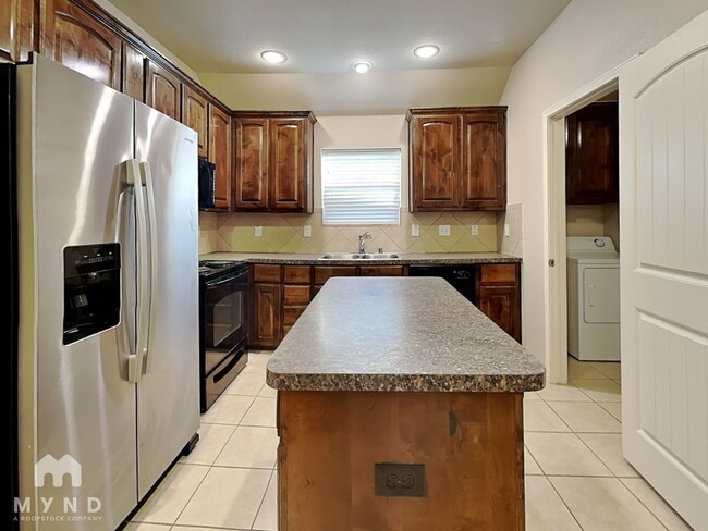 Photo - 2103 Colby Ln