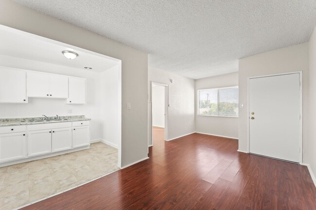1254 W 110th St Unit 18