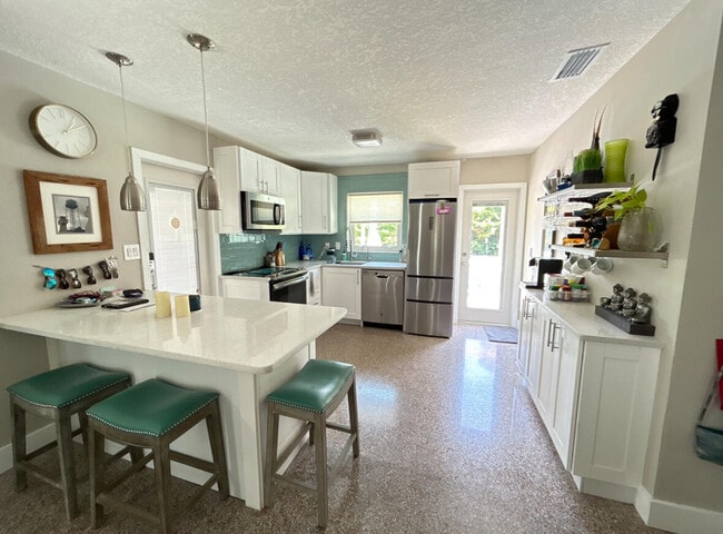 Photo - 127 SW 10th Ave