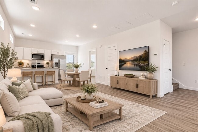Photo - 501 Solar St