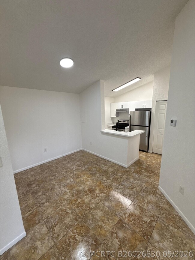 Building Photo - 2851 N Oakland Forest Dr Unit 307