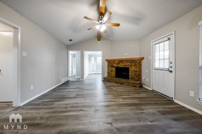 Photo - 701 Hillside Dr