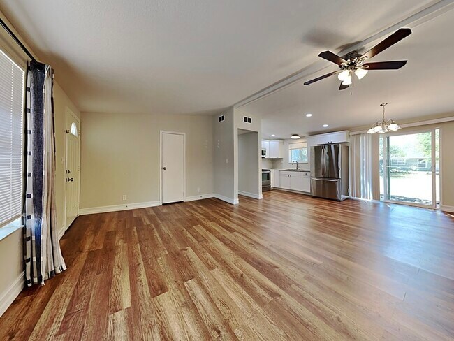 Photo - 13426 Tyringham St