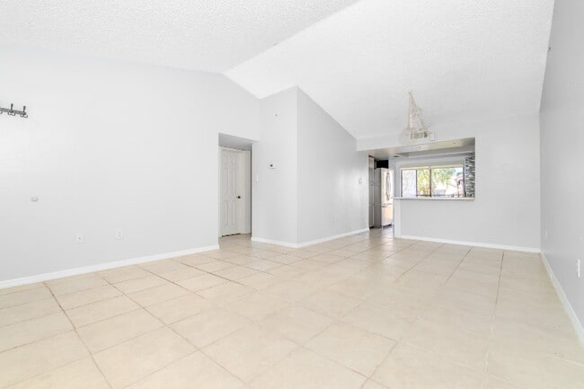 Photo - 1515 Huntington Ln Unidad 922