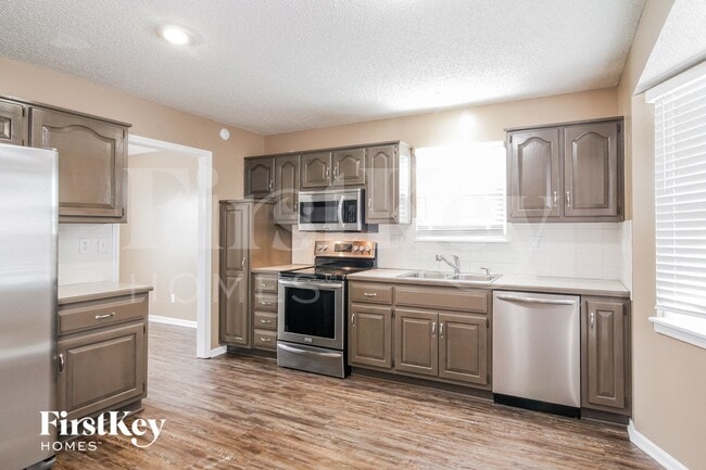 411 Bluegrass Dr