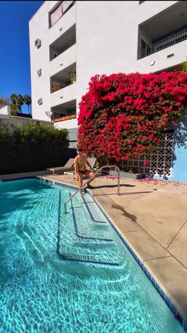 Photo - 7560 Hollywood Blvd Unidad 303