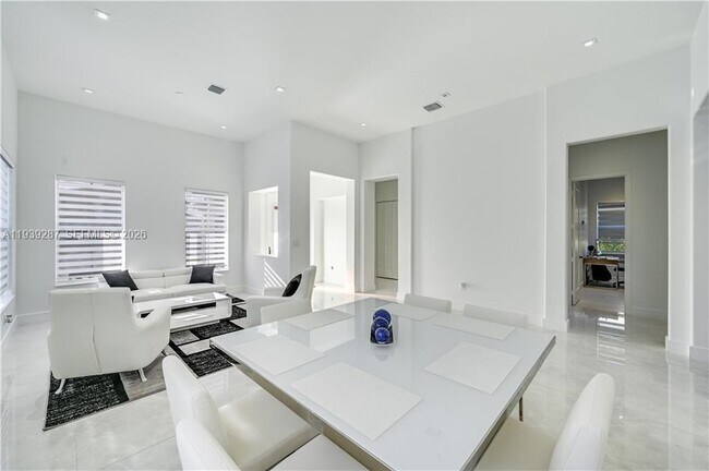 Photo - 4919 Frattina St.